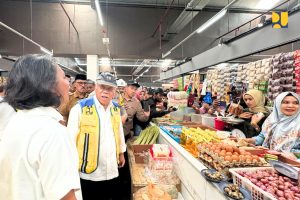 Menteri PUPR, Dari Lokasi Banjir ke Pasar Rakyat
