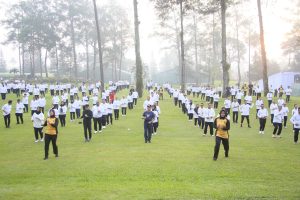 Hari Kedua Retreat, Kepala Daerah Senam Pagi Kawasan Militer