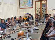 BERITA FOTO : Bupati Ubaid Rakor dengan Pimpinan Kanwil Ditjen Perbendaharaan Malut