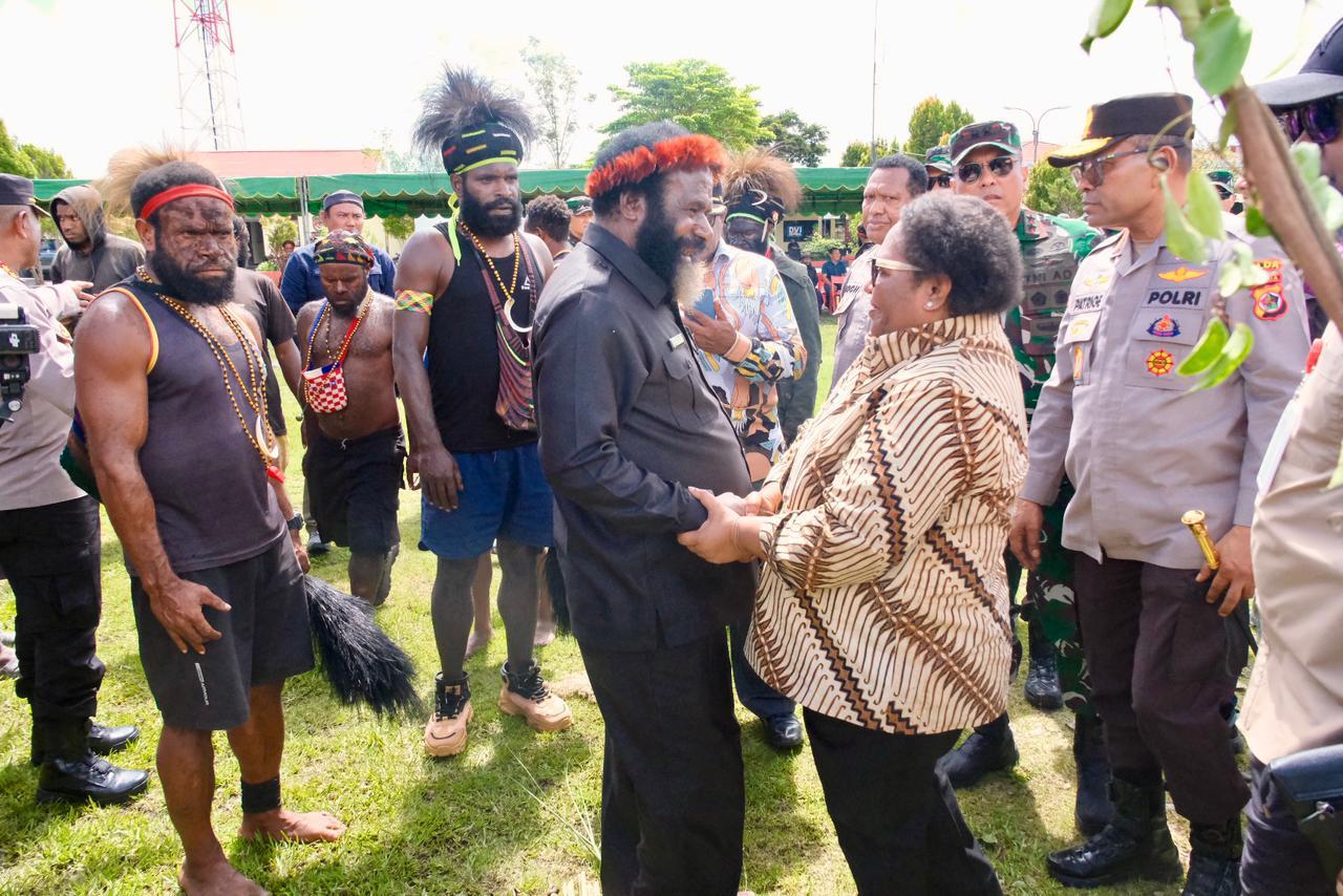 Derai Air Mata Ribka Akhiri  Konflik Suku di Wamena