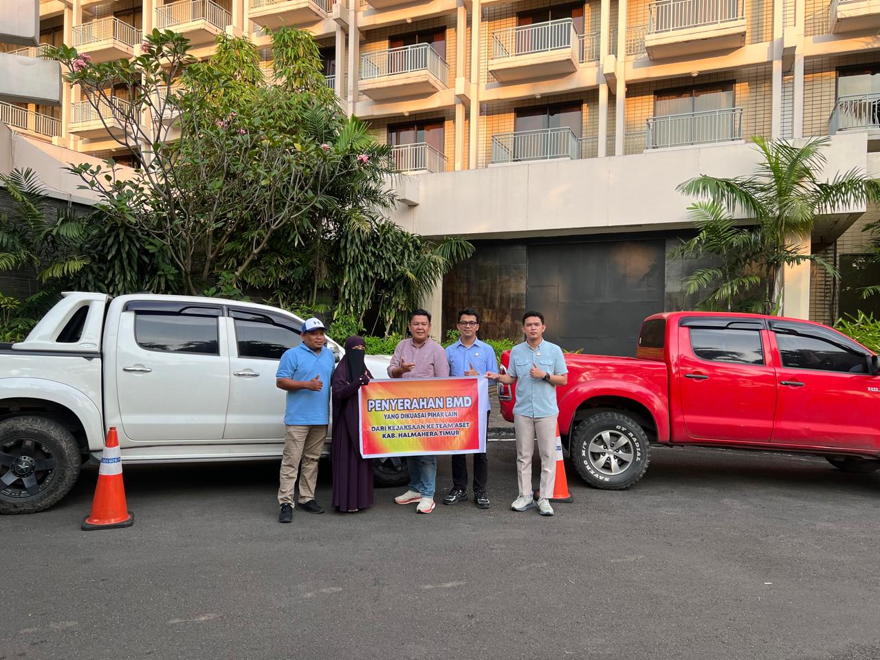 Tim JPN Kejari Haltim Sita Dua Kendaraan Dinas