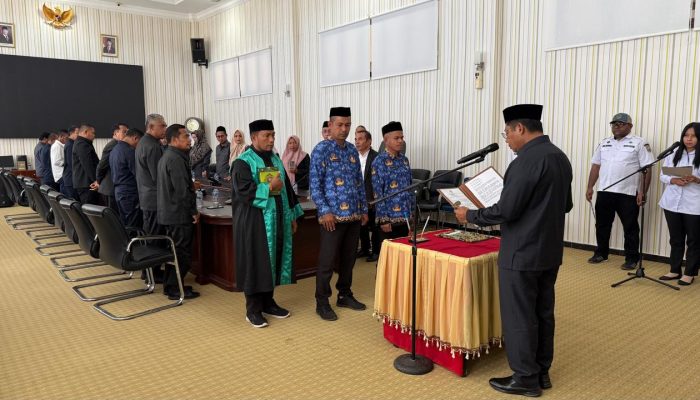 Bupati Ubaid Lantik Abdurrahim Fabanyo Jabat Sekdis Dukcapil
