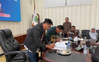 Bupati Ubaid MOU Penguatan SDM dengan Universitas Bumi Hijrah