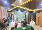 Mewakili Bupati Ubaid, Wabup Anjas Teken Kontrak Cetak Sawah di Kodam XV Pattimura
